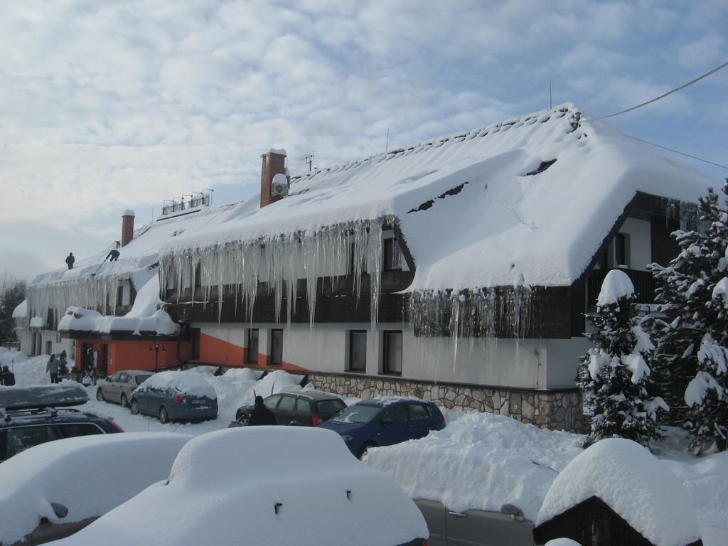 Hotel Aurum Černý Dŭl Exteriör bild